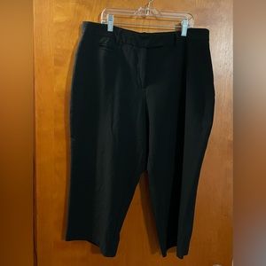 Ladies Black Dress Capris. Size 16.